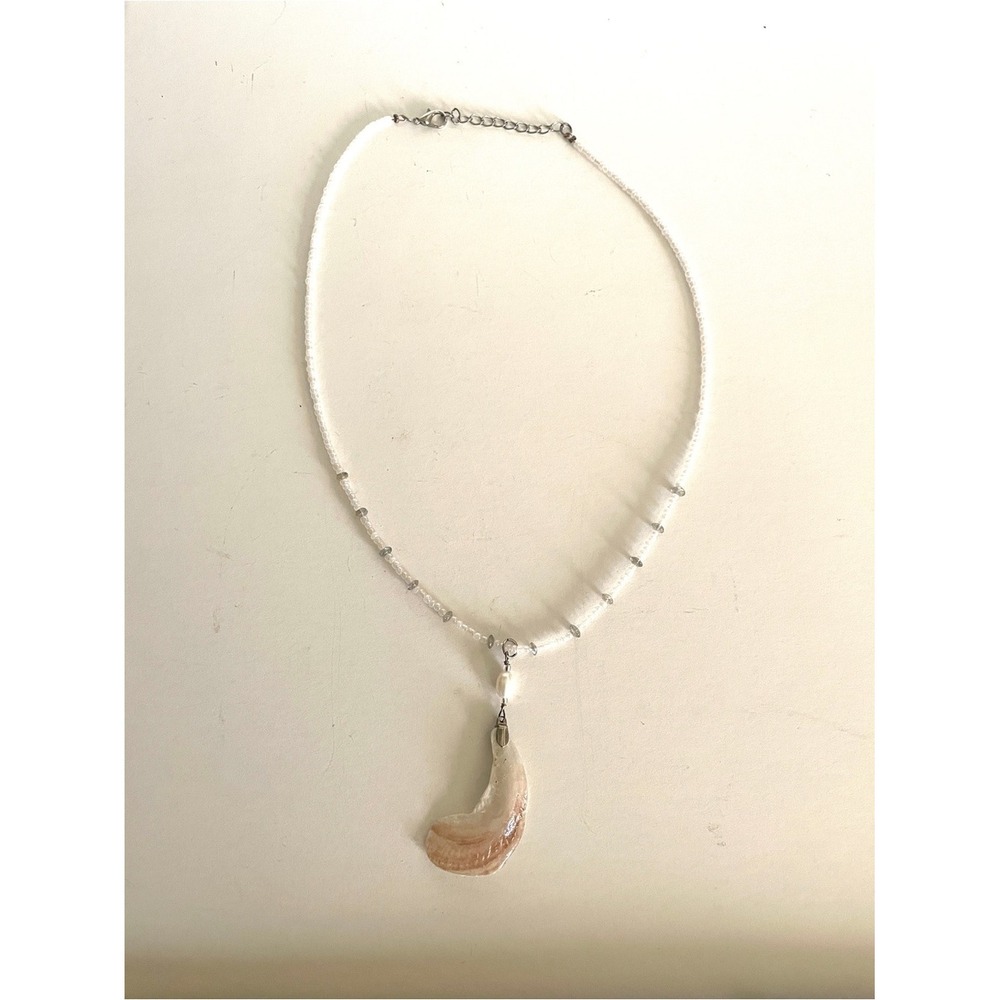 Shell 🐚 White Beaded Necklace with Pearl Beach Sea Coast Surf